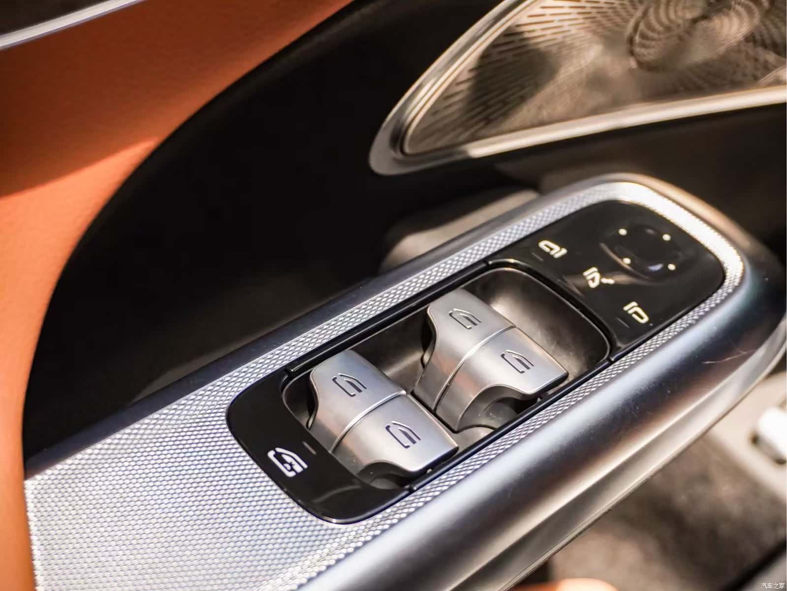 Mercedes-Benz E-Class, 2024 26