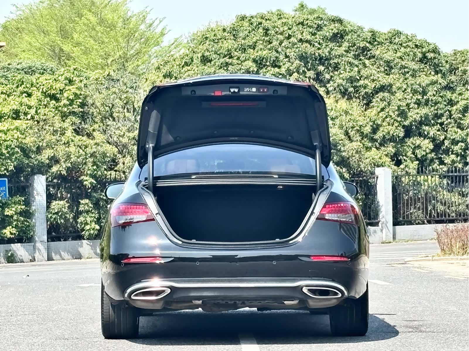 Mercedes-Benz E-Class, 2023 26