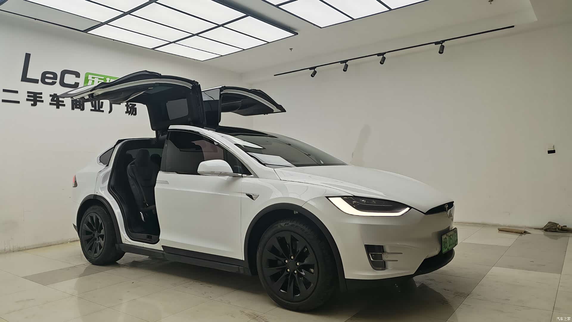 Tesla Model X, 2017 8