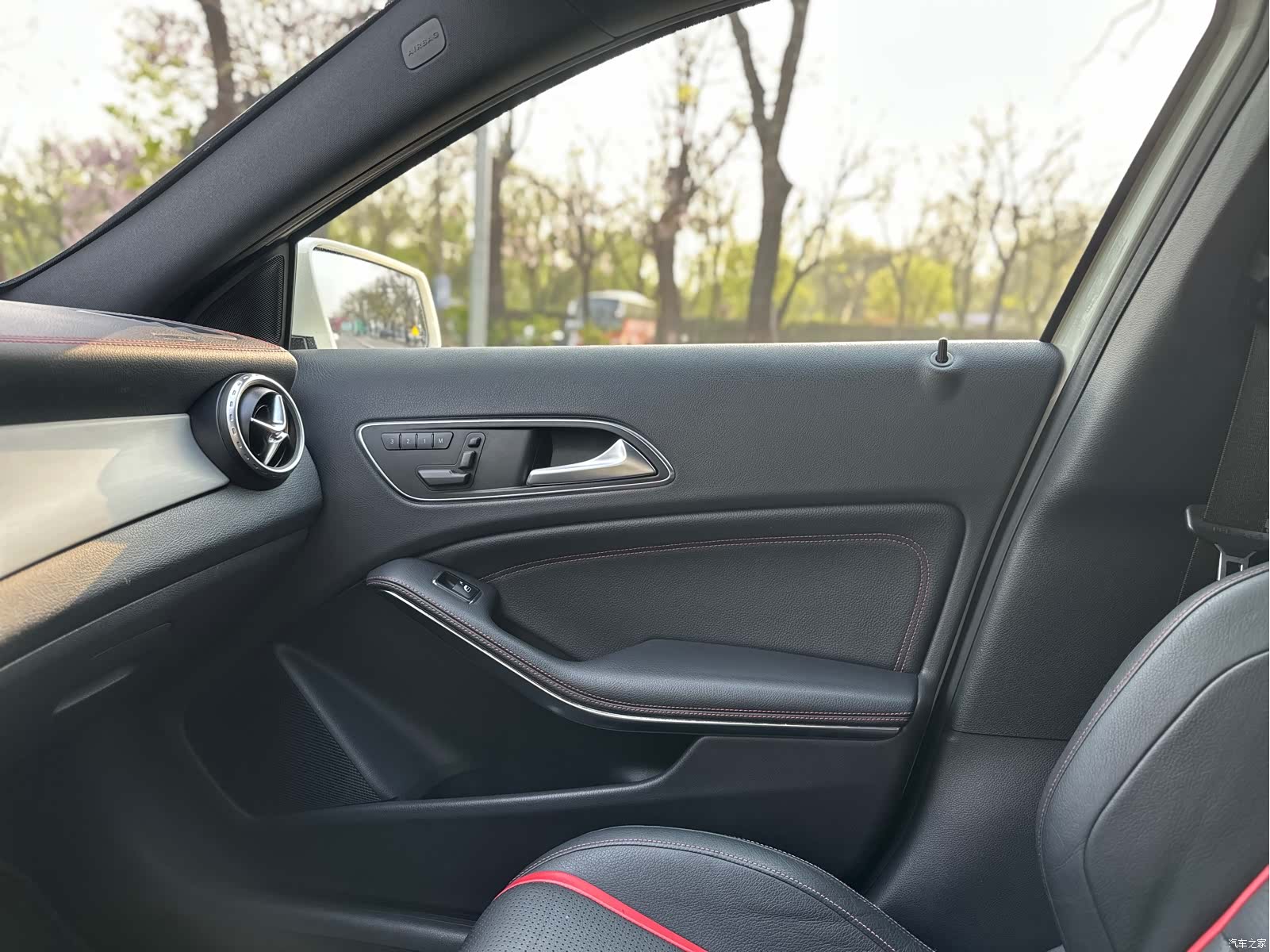 Mercedes-Benz GLA, 2015 28