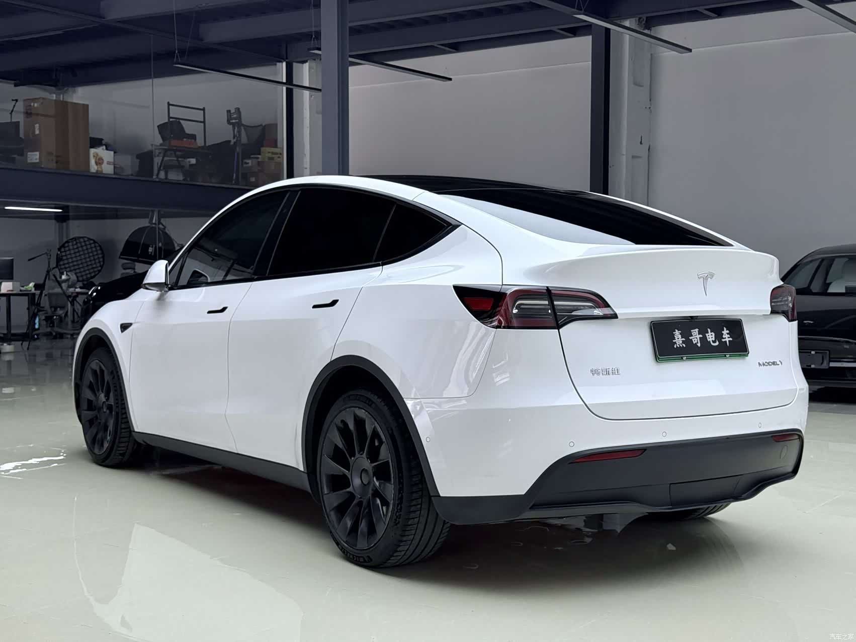 Tesla Model Y, 2021 4