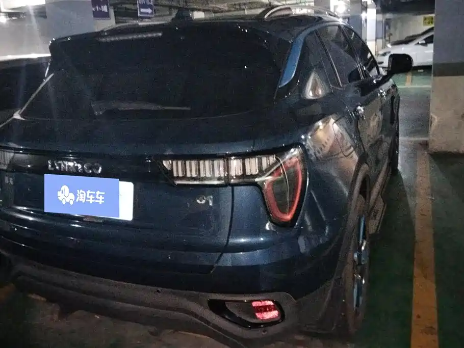 Lynk & Co 01