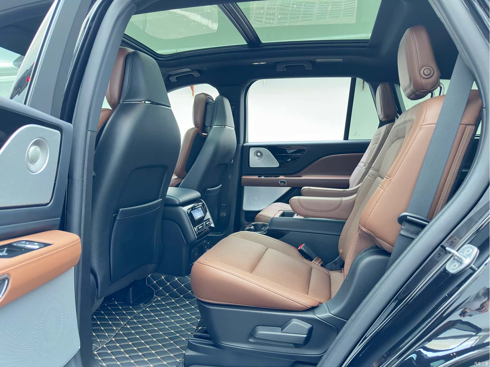 Lincoln Aviator, 2022 9