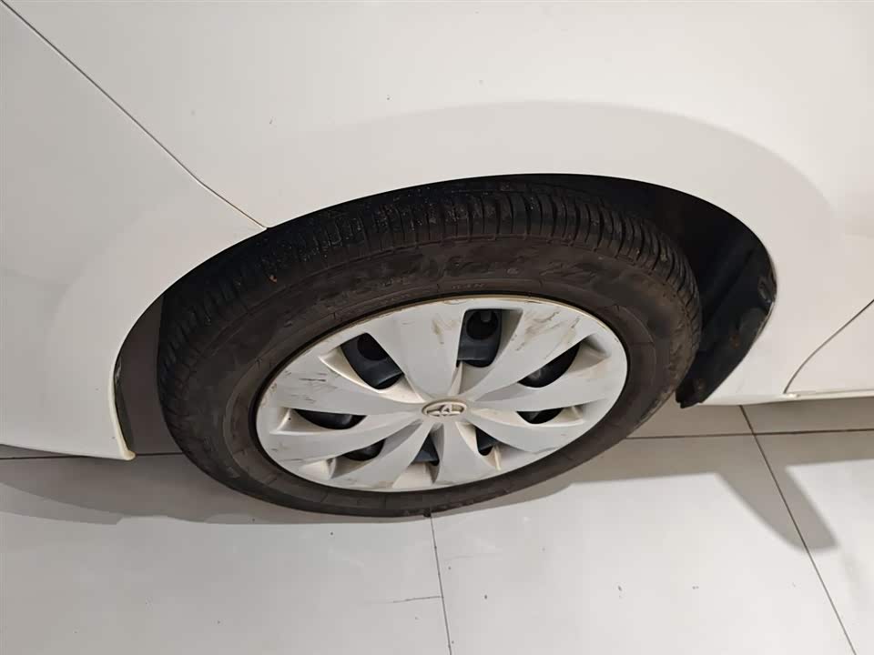 Toyota YARiS L to enjoy