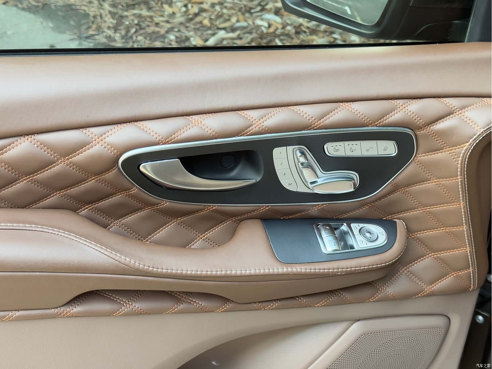 Mercedes-Benz V-Class, 2018 13