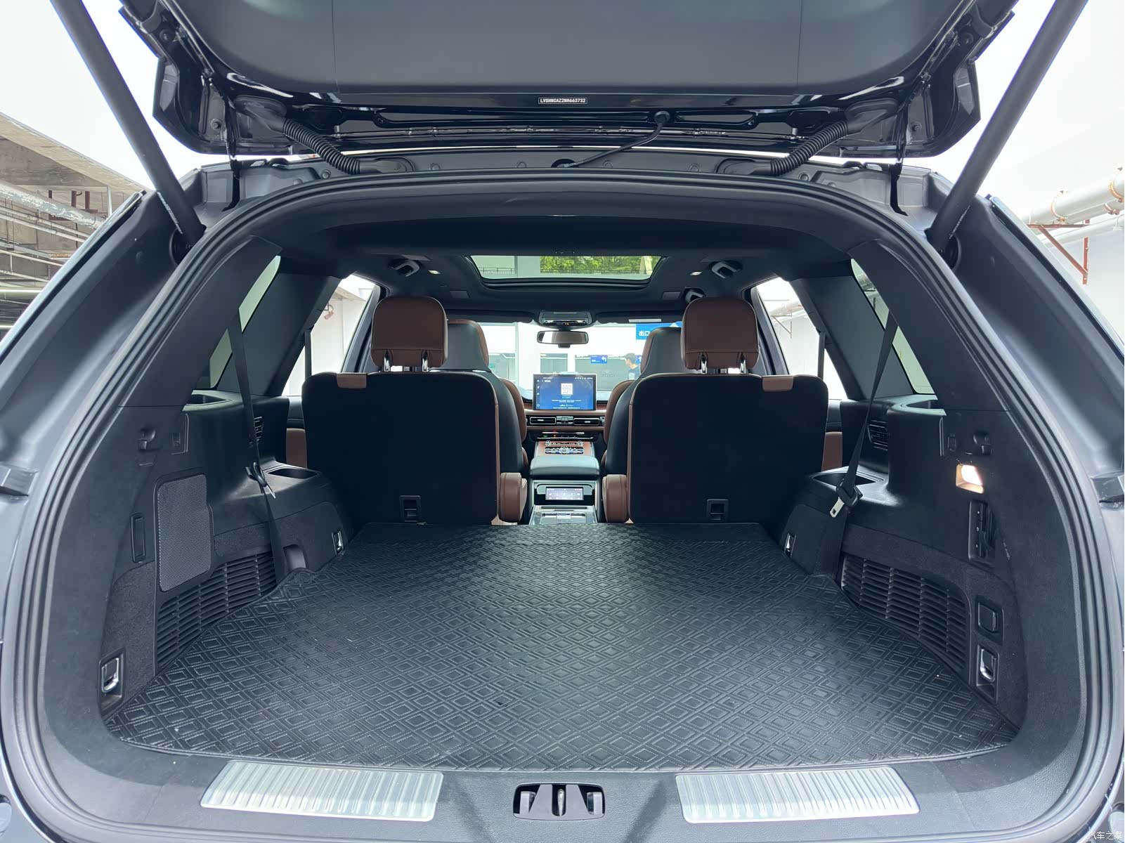 Lincoln Aviator, 2022 10