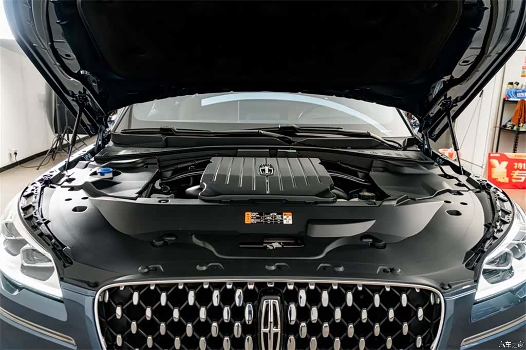 Lincoln Aviator, 2023 28