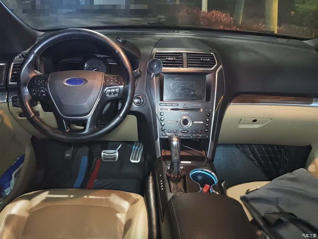 Ford Explorer, 2016 13