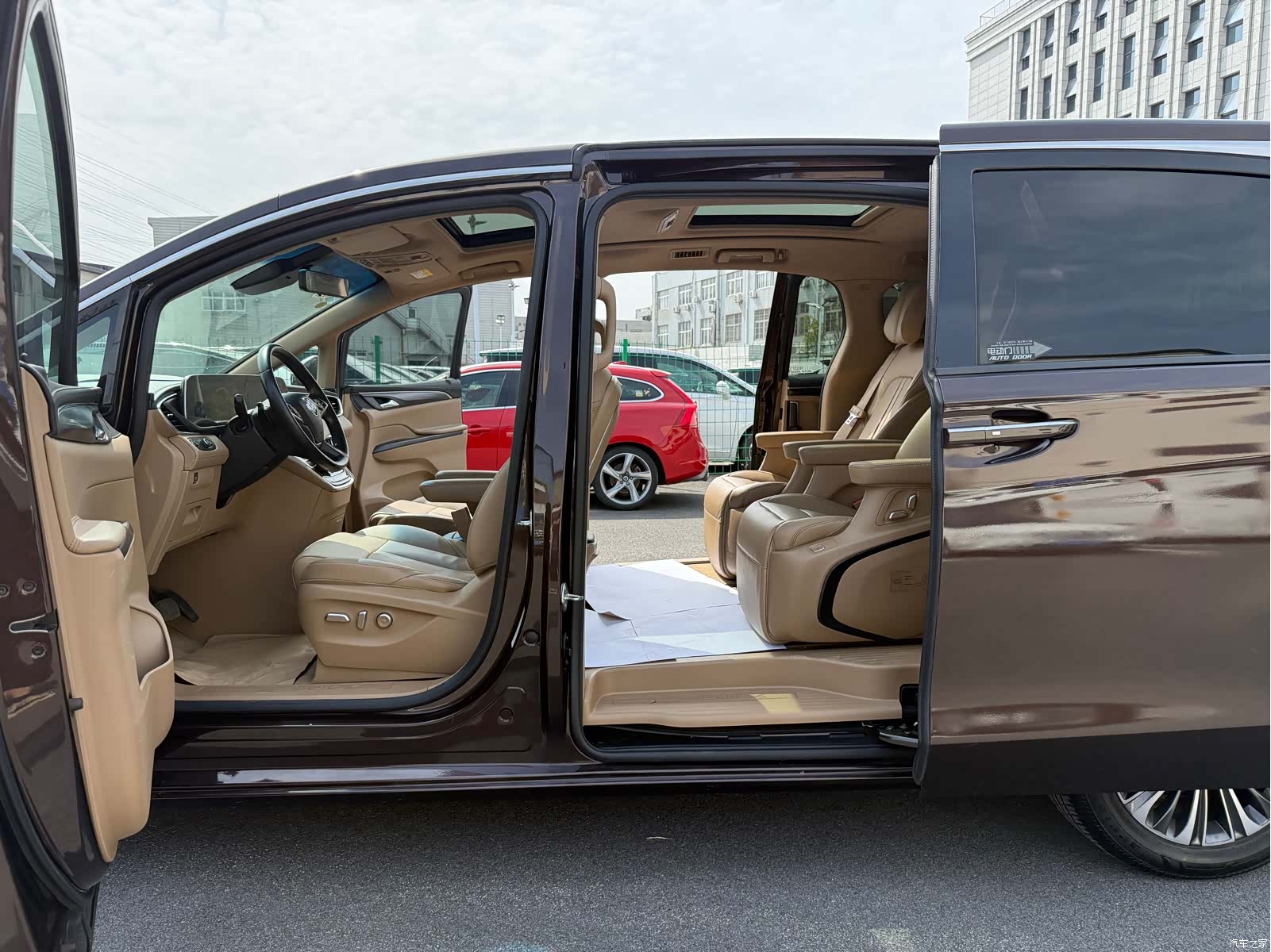 Buick GL8, 2021 9