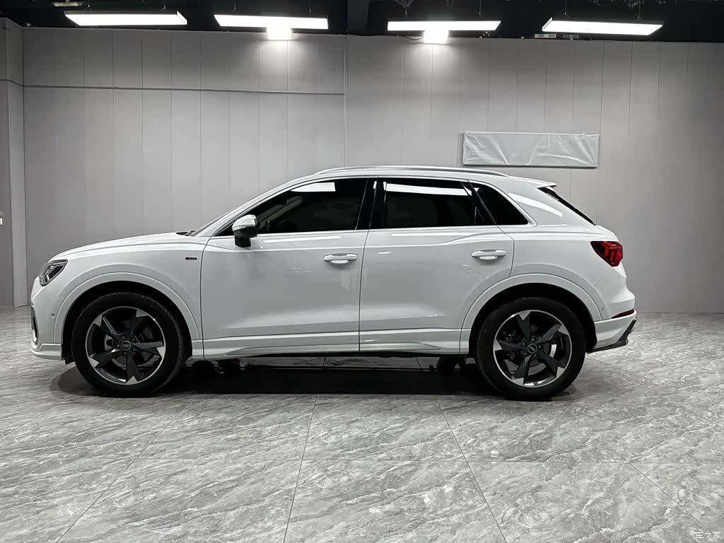 Audi Q3, 2022 9