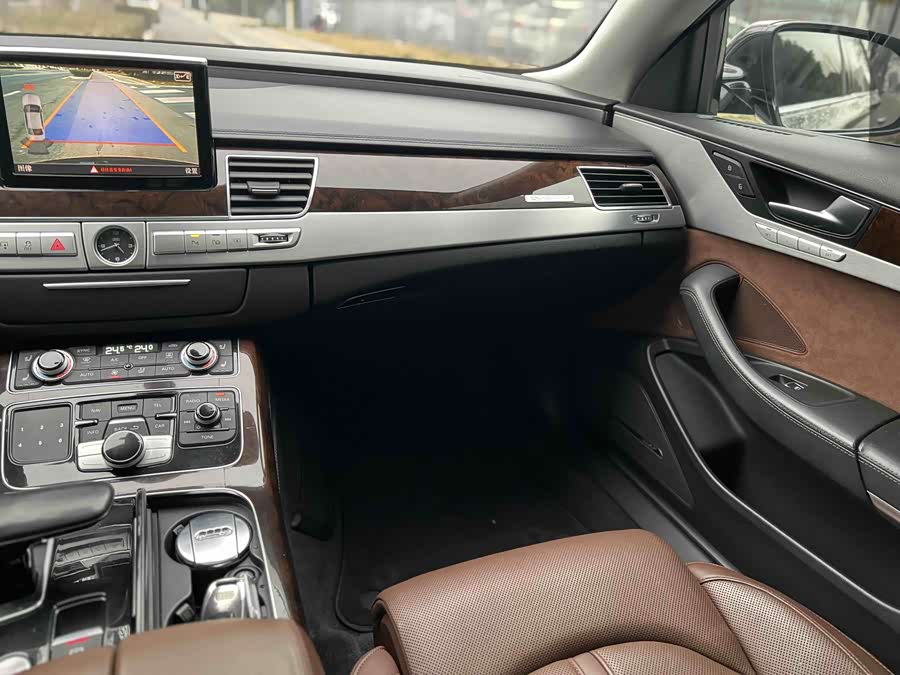 Audi A8 2015, фото 7