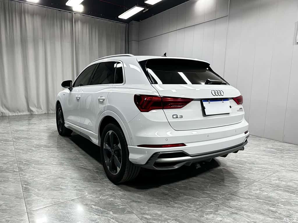 Audi Q3, 2022 4