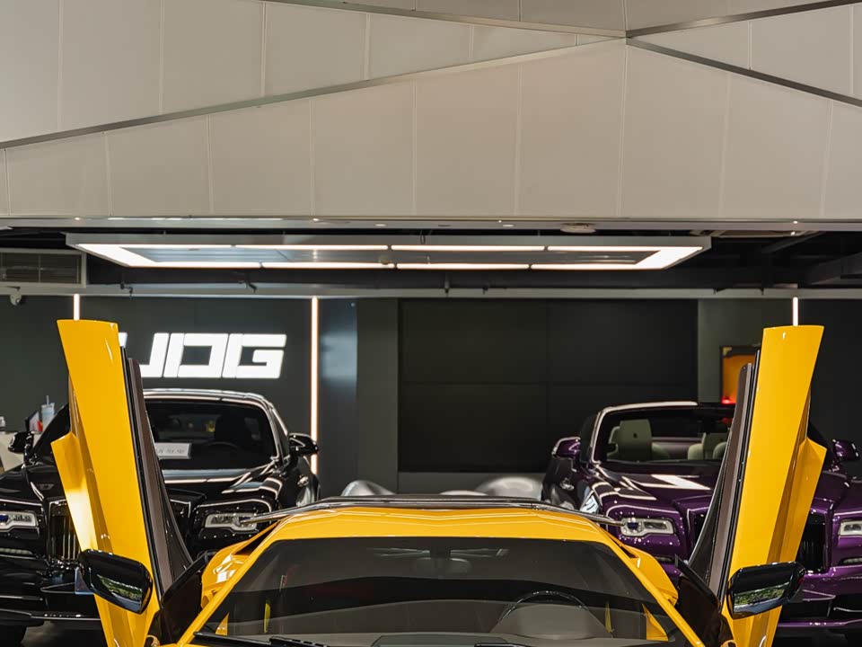 Lamborghini Aventador