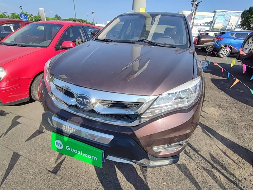 BYD S7