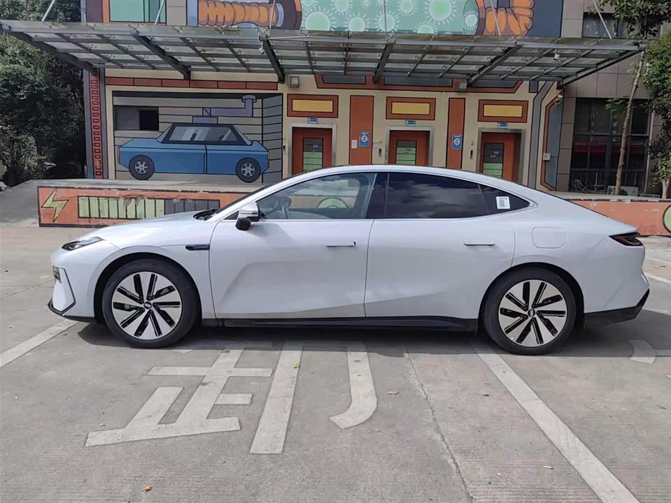 Geely Galaxy Galaxy E8