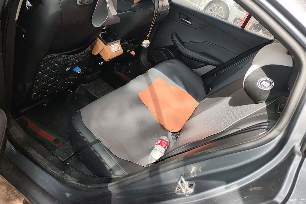 Roewe i5, 2025 11
