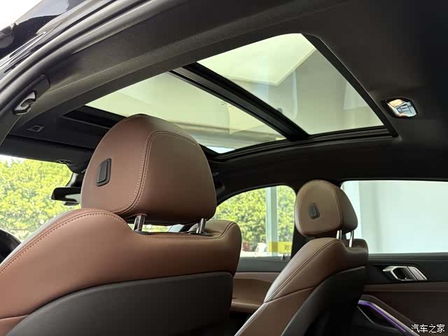 BMW X6, 2023 11