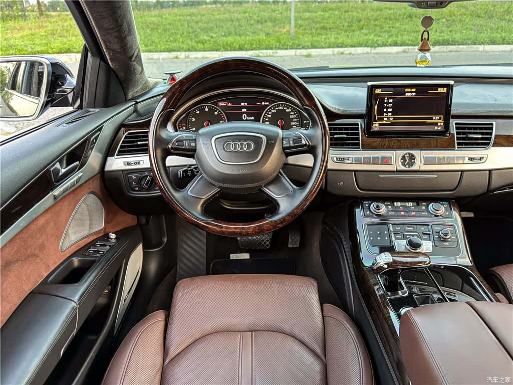 Audi A8L, 2013 24