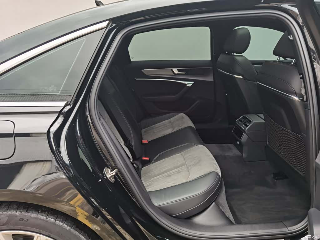 Audi A6L, 2022 27