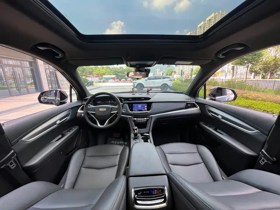 Cadillac XT6