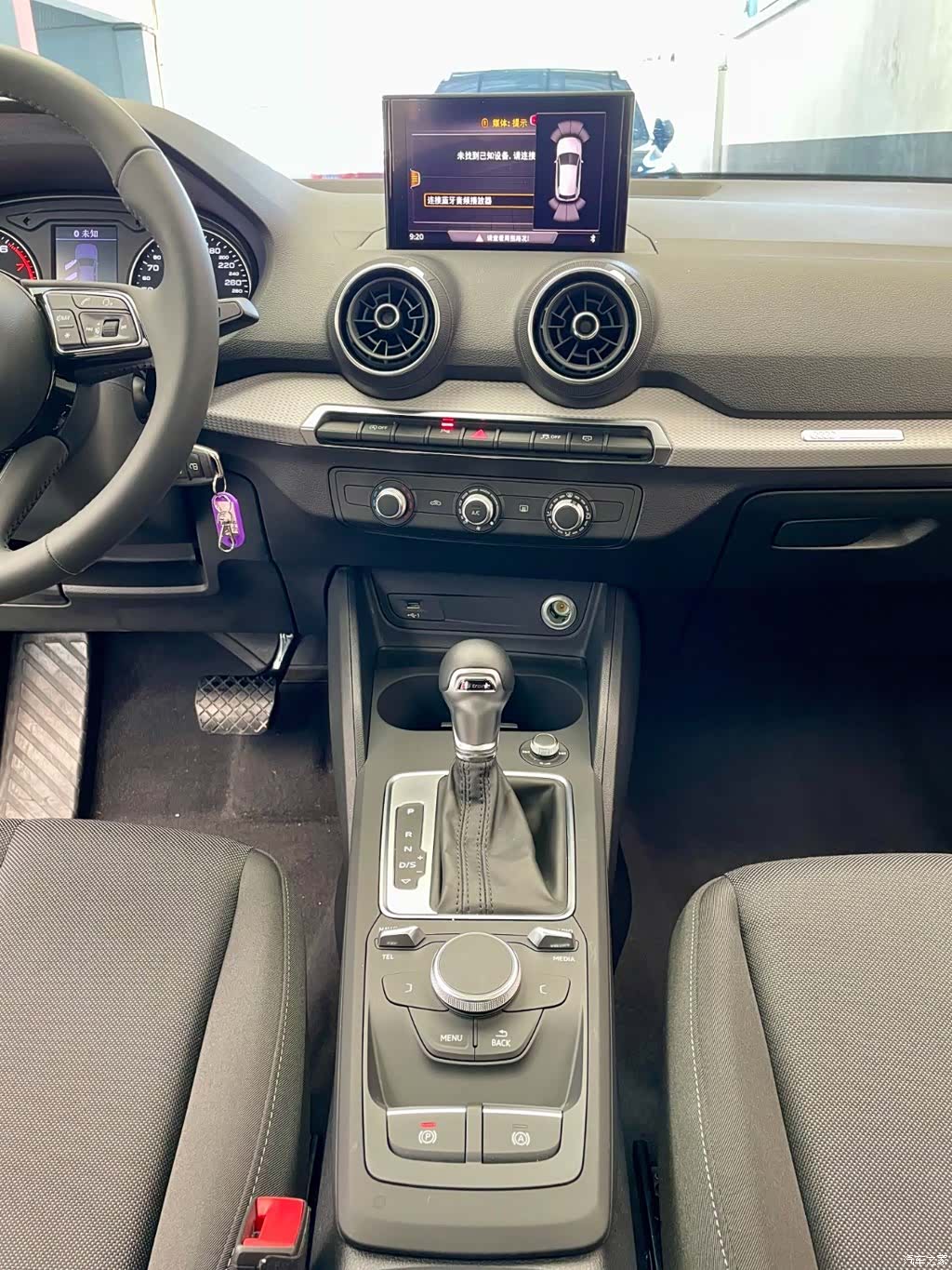 Audi Q2L, 2021 9