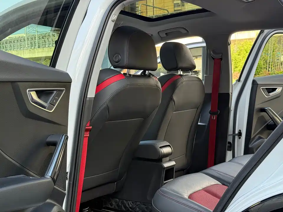 Audi Q2L Audi Q2L