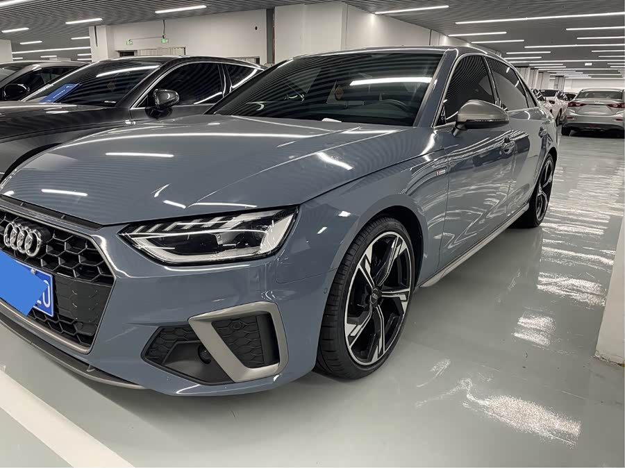Audi A4L 2022, фото 2