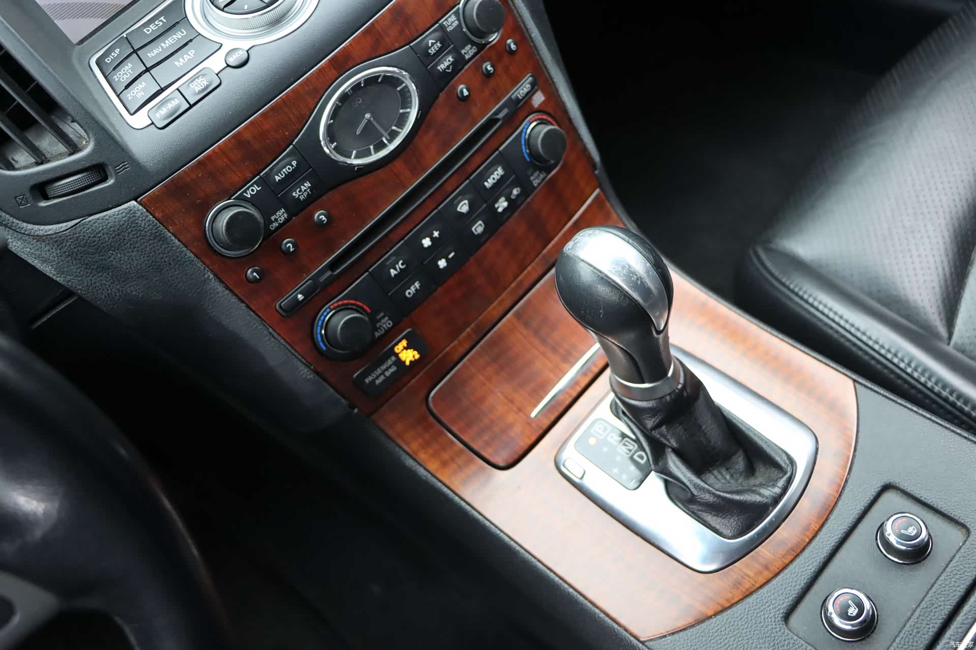 Infiniti G37, 2009 13