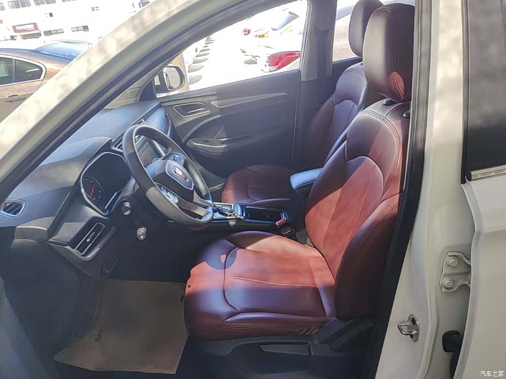 Roewe RX3, 2019 15