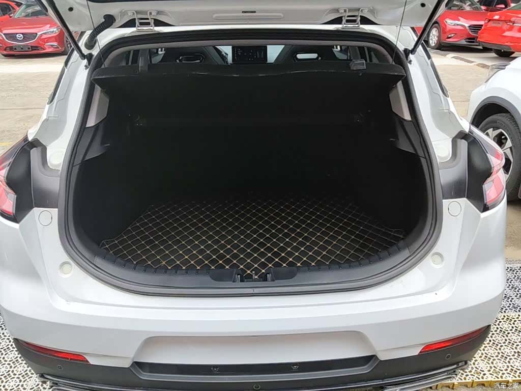 Geely Emgrand, 2022 19