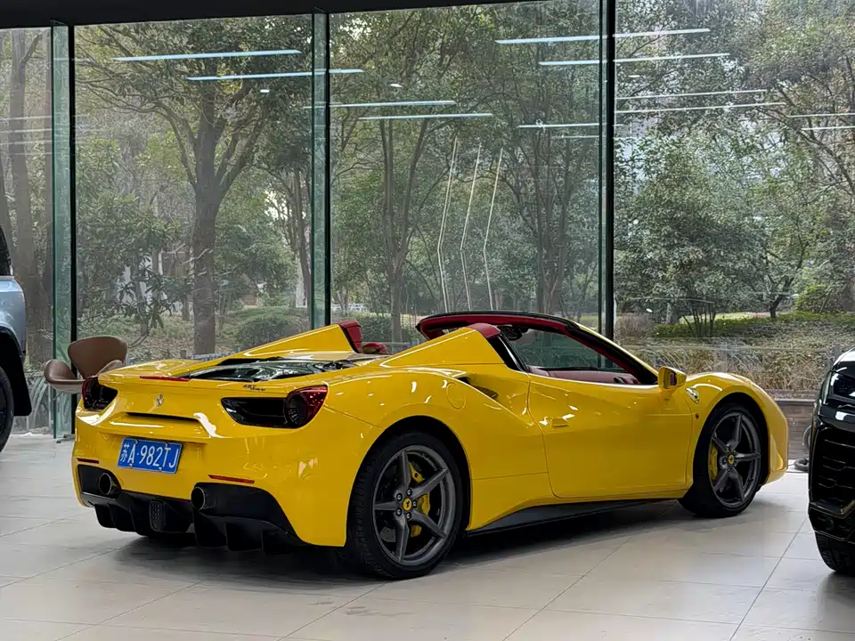 Ferrari 488
