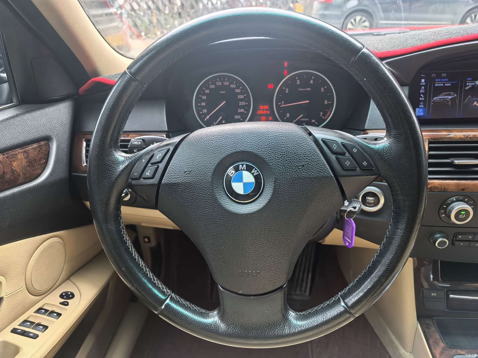 BMW 5 Series, 2010 9