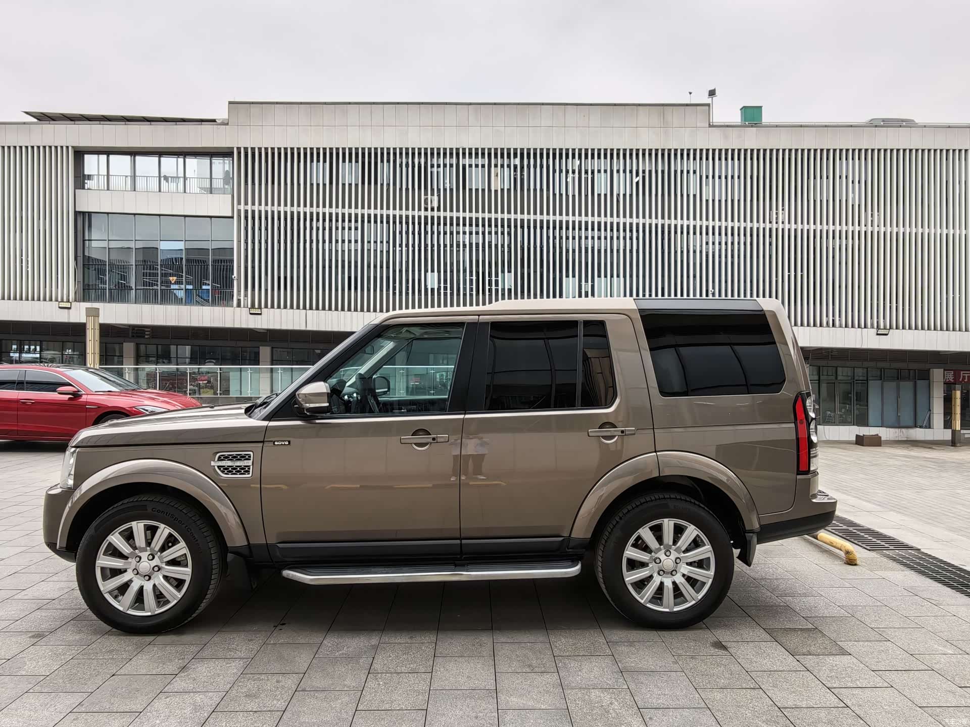 Land Rover Discovery, 2015 3