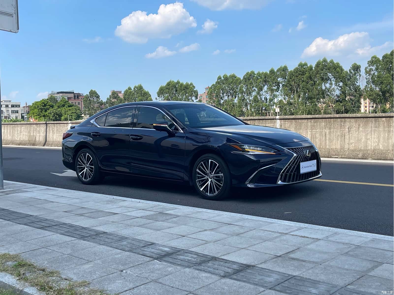 Lexus ES, 2022 3