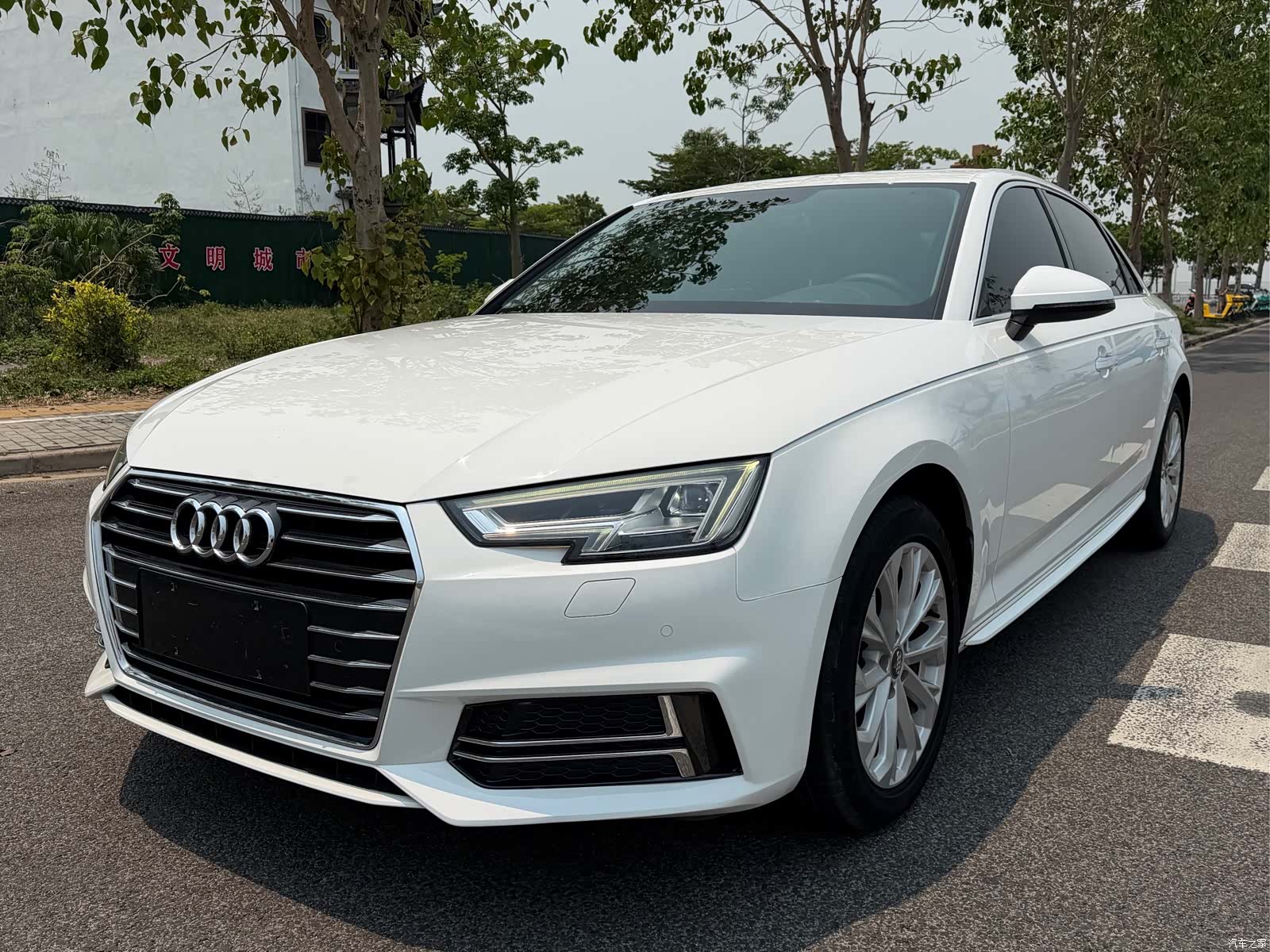 Audi A4L, 2019 1