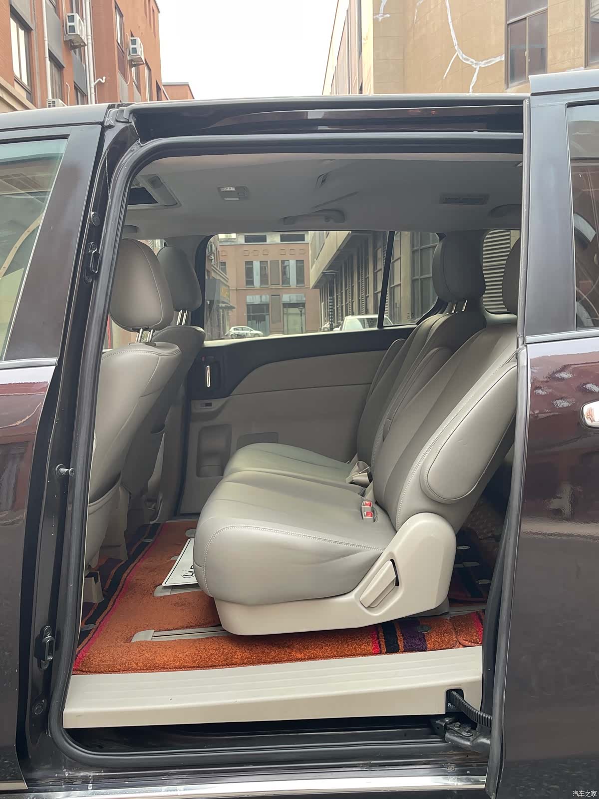 Mazda 8, 2015 6