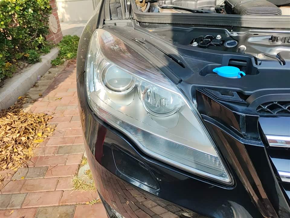 Mercedes-Benz R-class