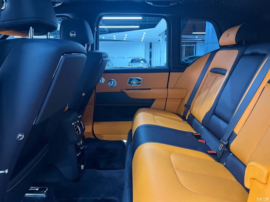 Rolls-Royce Cullinan, 2022 20