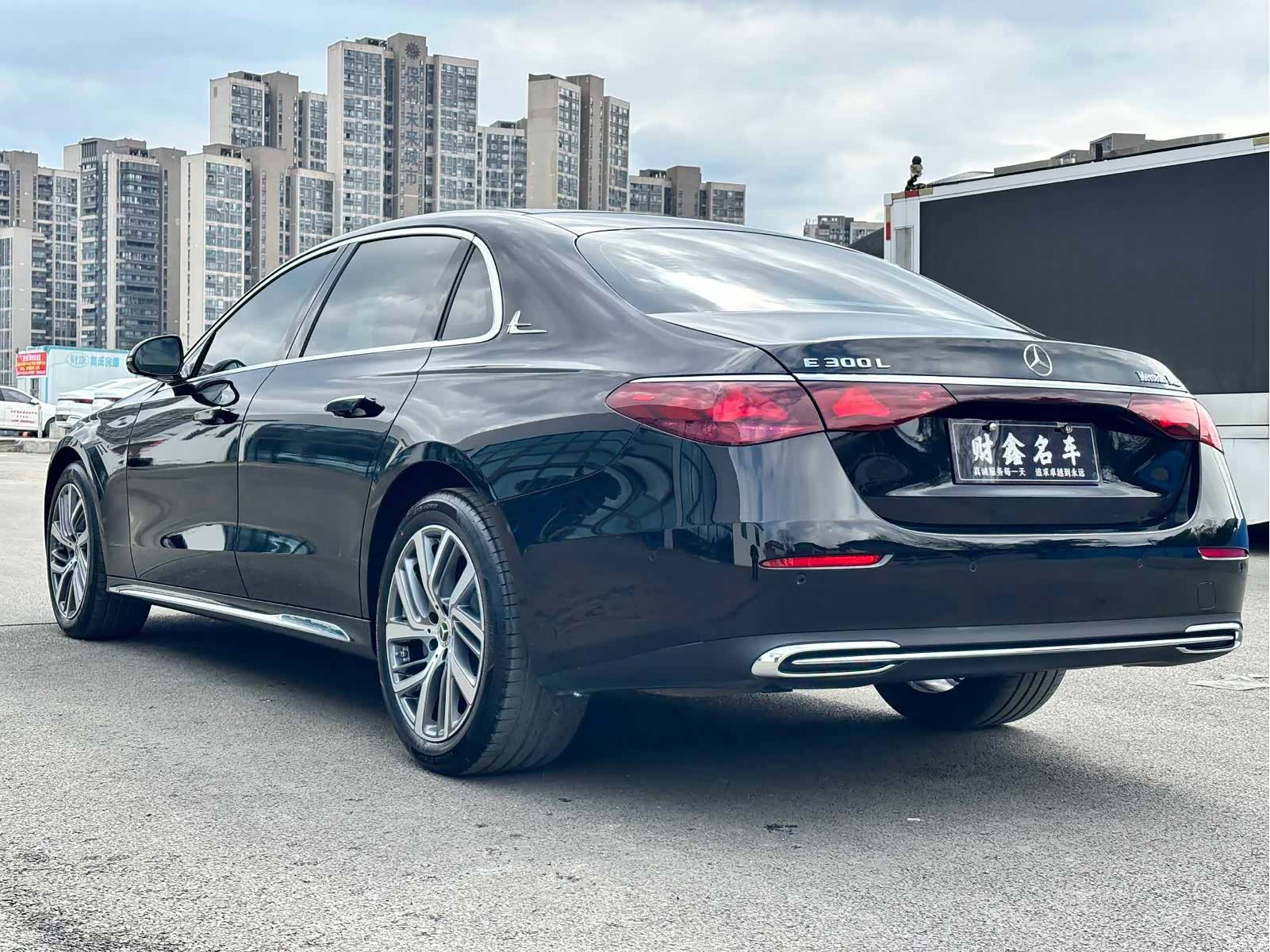 Mercedes-Benz E-Class, 2025 13