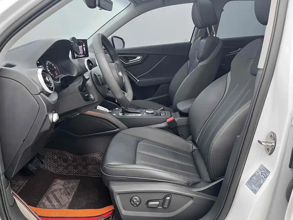 Audi Q2L Audi Q2L