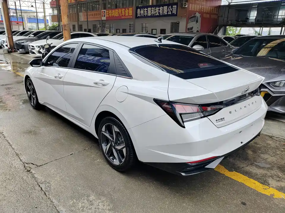 Hyundai Elantra