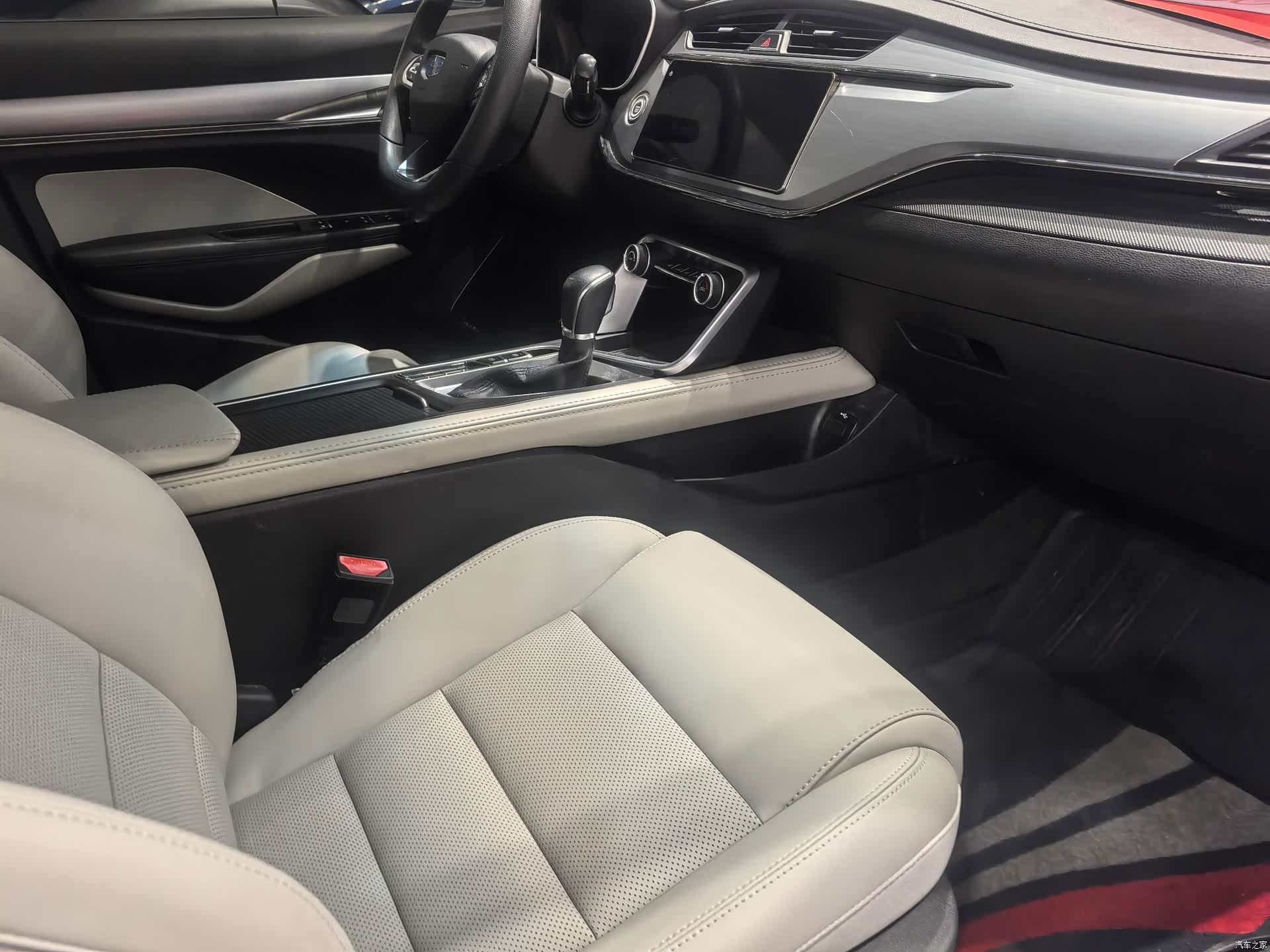 Geely Binray, 2019 10