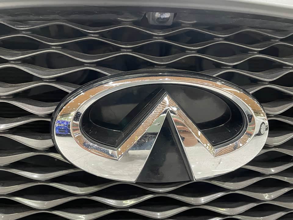 Infiniti Q50L