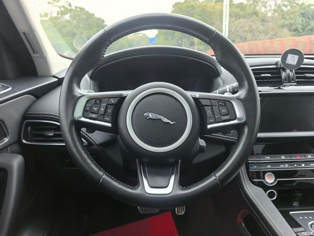 Jaguar F-PACE, 2020 9