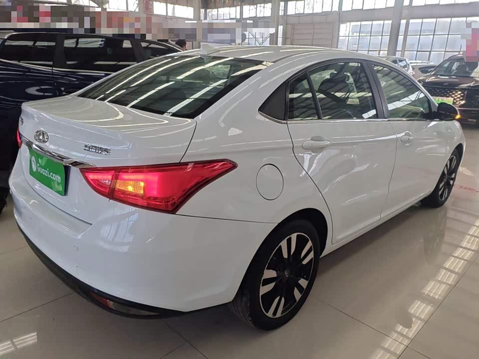 Chery Arrizo 5