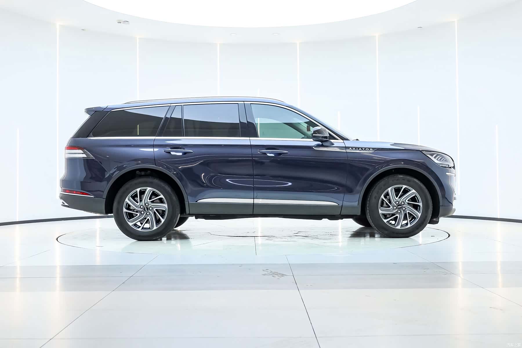 Lincoln Aviator, 2024 все фото