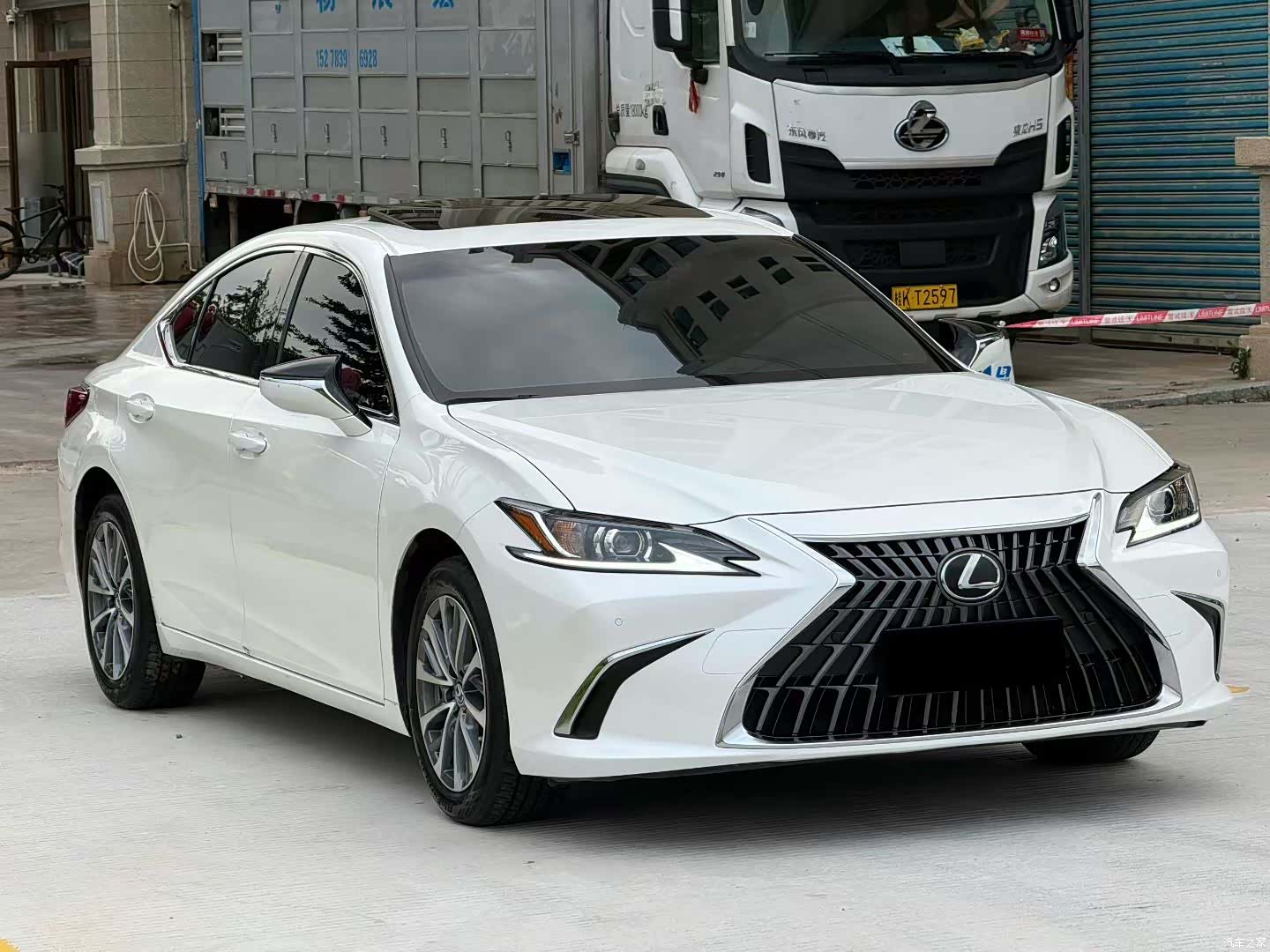 Lexus ES