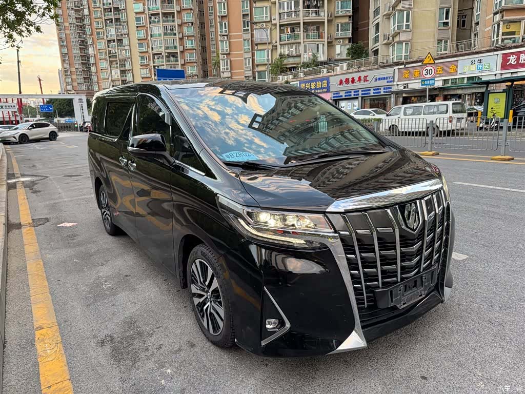 Toyota Alphard, 2018 3