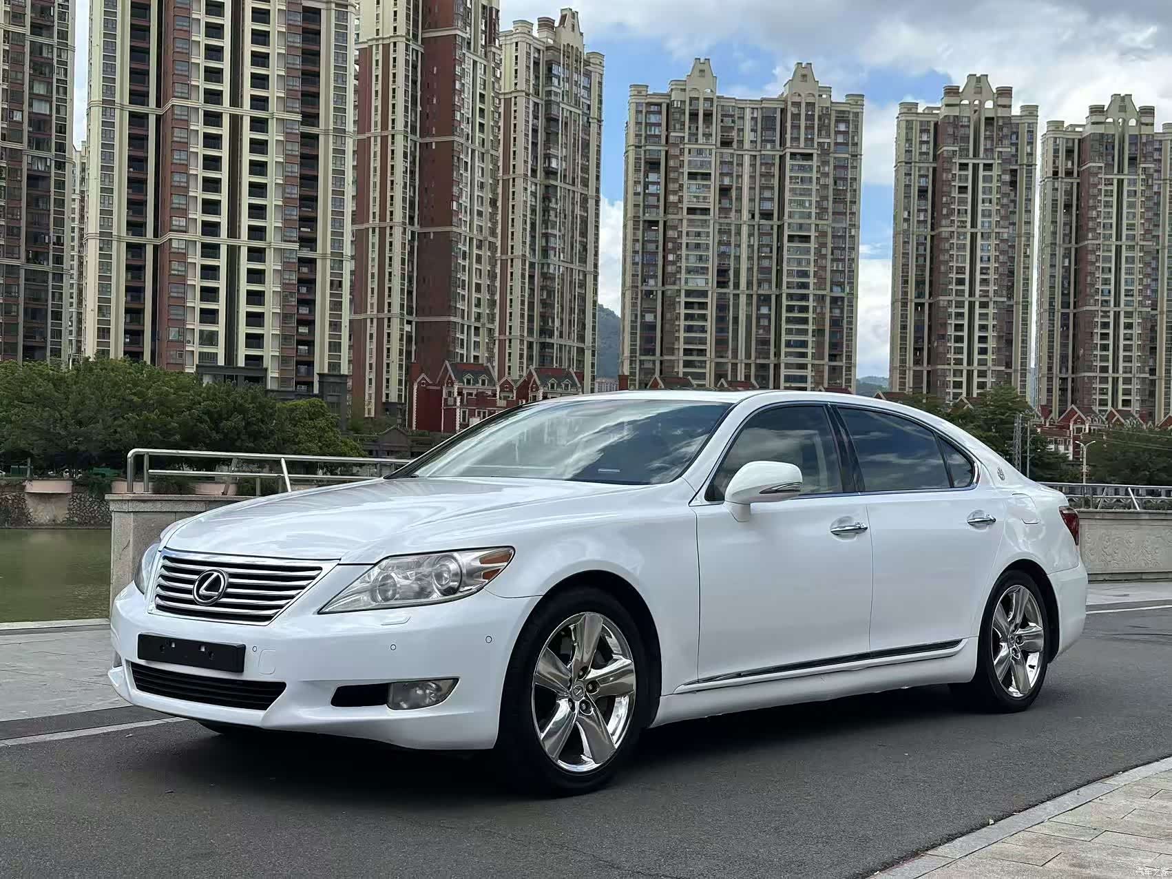 Lexus LS, 2010 1