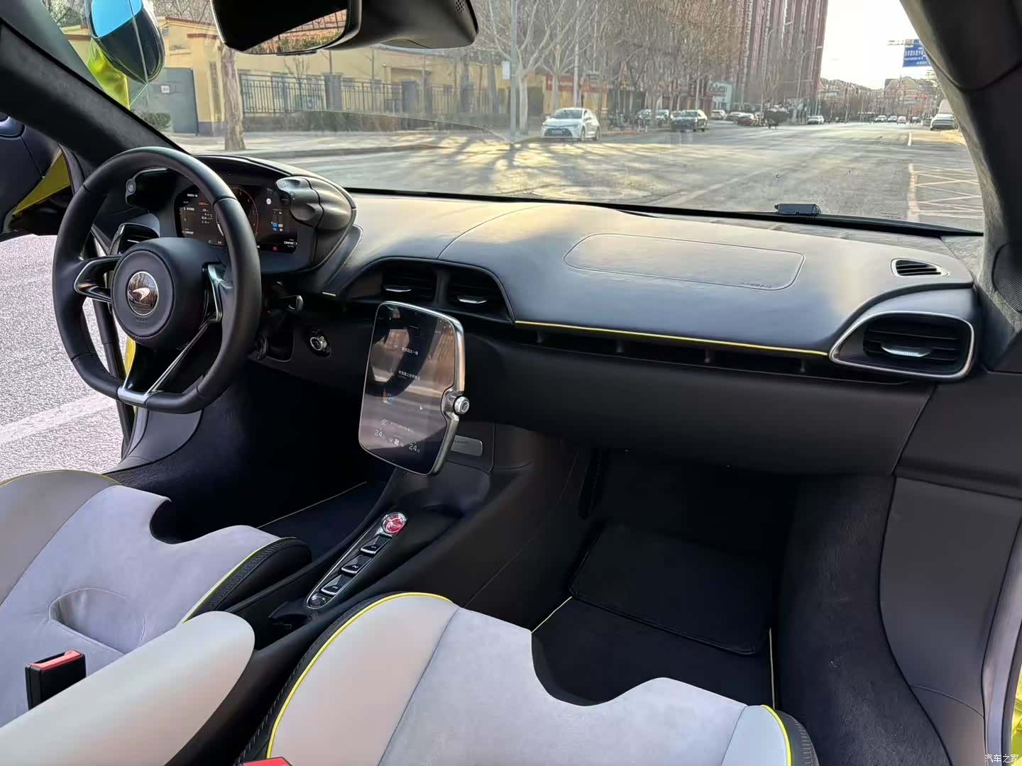 McLaren Artura, 2023 10